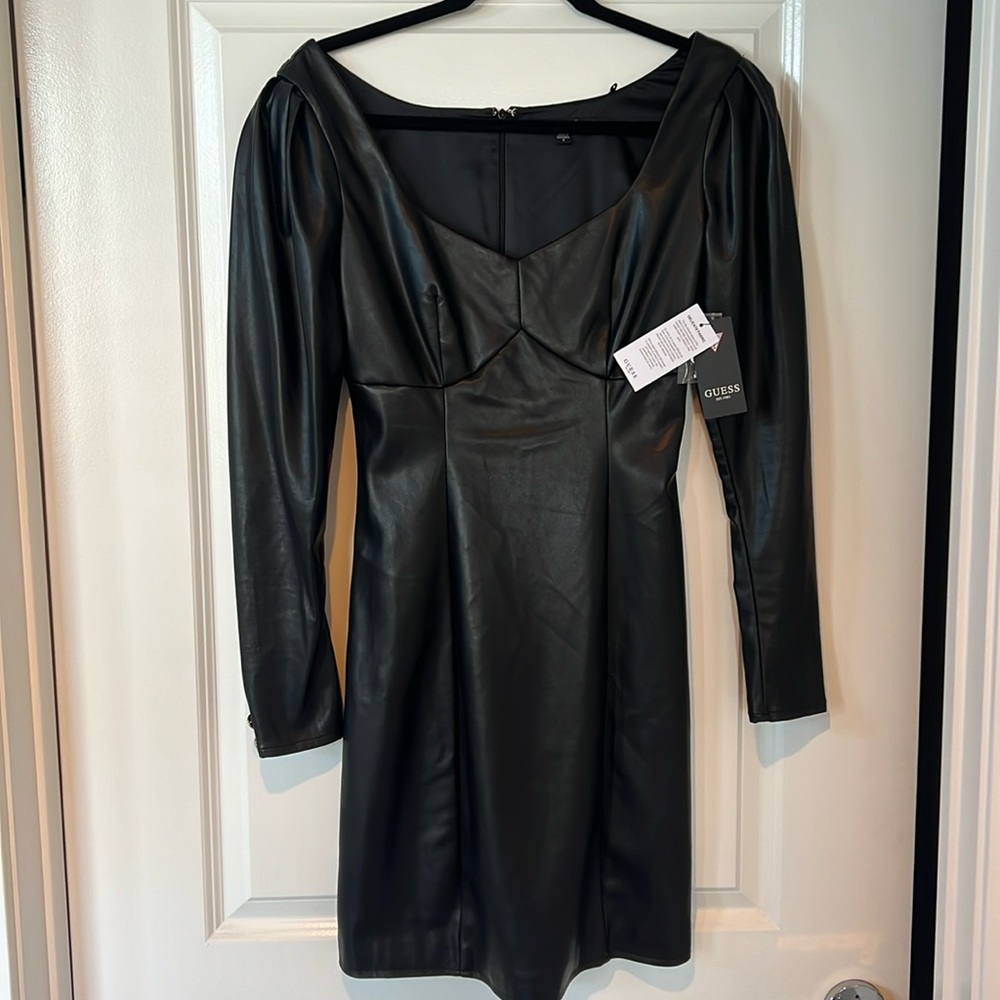 Dress Guess . New. Size S